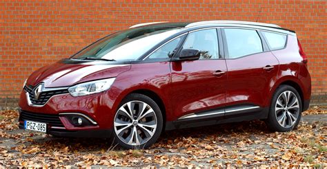 Renault Grand Scénic 1 6 dCi teszt hétszemélyes pakolós Autó