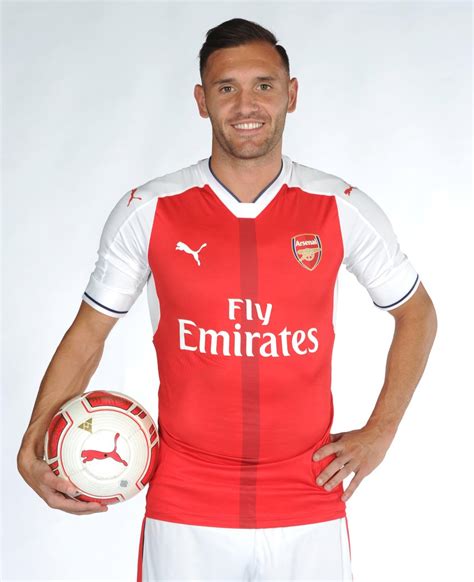 Photos: Arsenal unveil new signing as striker joins on 4-year deal ...