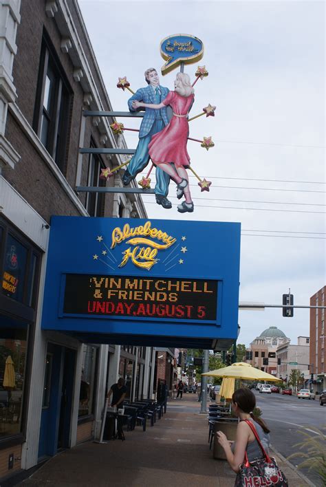 Chuck a burger neon – Artofit