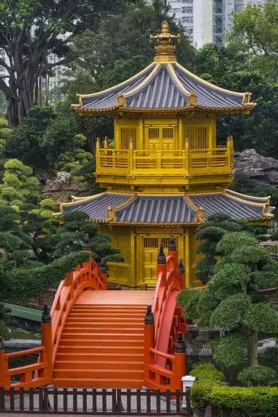 Prints Of The Pagoda At The Chi Lin Nunnery And Nan Lian Garden