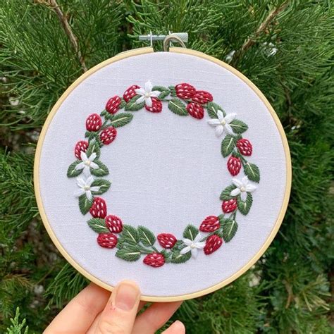 PDF Pattern Strawberry Wreath Embroidery Pattern Summer Fruit Etsy