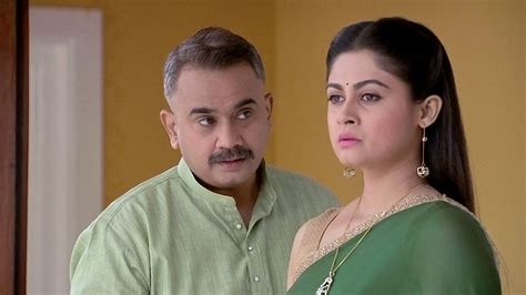 Watch Sakhya Re Season 1 Episode 17 Priyamwada Is Informed Of Satish