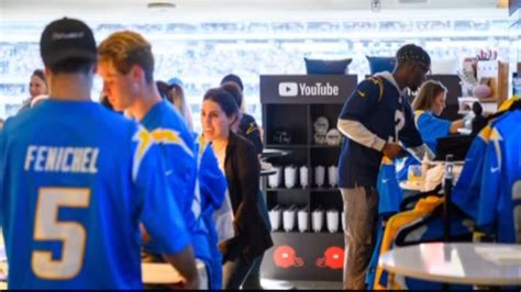 How Signage Transforms Events into Unforgettable Experiences