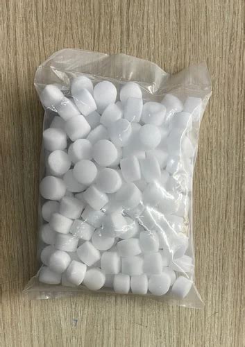 Round White 100gm Naphthalene Ball For Home Packaging Size 150 Balls