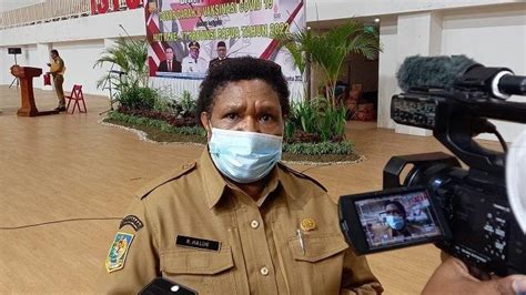 Profil Ribka Haluk Pj Gubernur Papua Tengah Perempuan Papua Pertama