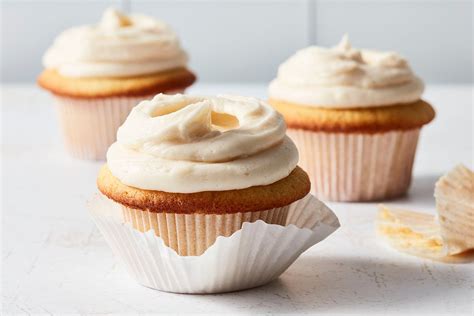 Ultra Vanilla Cupcakes With Easy Vanilla Frosting Recipe King Arthur