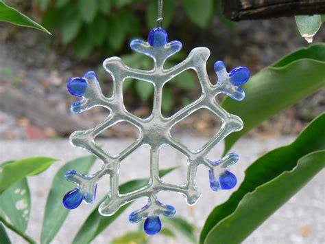 Barro y Arena: More Fused Glass Snowflakes