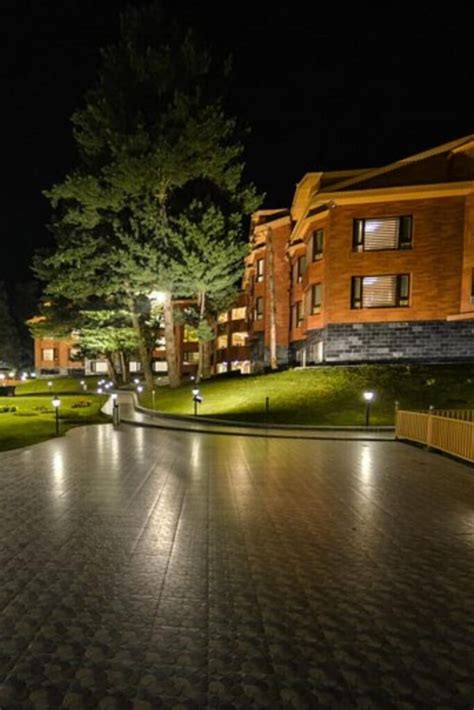 Best Hotels In Kashmir For Both Luxury And Budget Vacationers