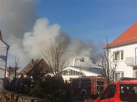 Brand Einer Produktionshalle Eines Metallverarbeitenden Betriebs