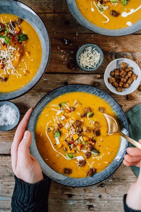 Kürbis Lauch Bergkäse Suppe mit ofen geröstetem Gemüse