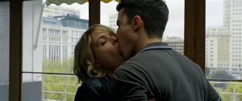 ausCAPS Álex González nude in Combustión