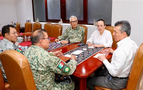 Rutilio Escand N Se Re Ne Con Mandos De Sedena Y Guardia Nacional