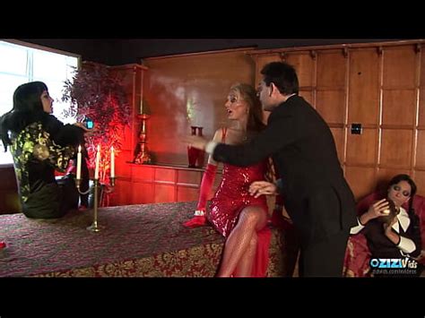 Zorras guapas follando con tíos cachondos en una secta XVIDEOS