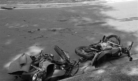 Terrible Choque Frontal De Dos Motos