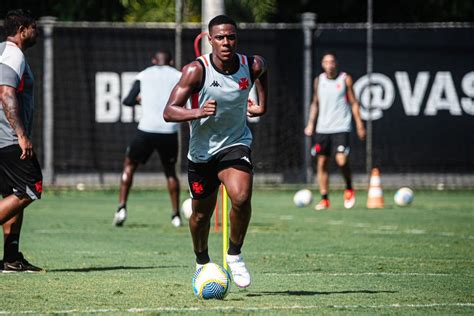 Vasco Compartilha Imagens Do Treino Desta Quarta Feira No Ct Moacyr