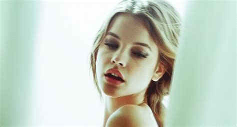 Barbara Palvin Gifs Page 53 WiffleGif