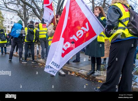 Am Zweiten Tag Des St Ndigen Streiks Organisiert Von Der