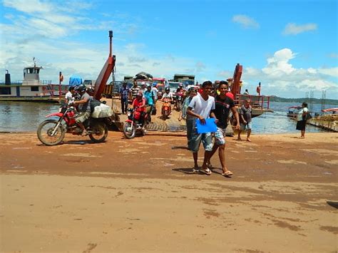 Jota Parente Água ameaça invadir a Avenida São José no Porto da Balsa