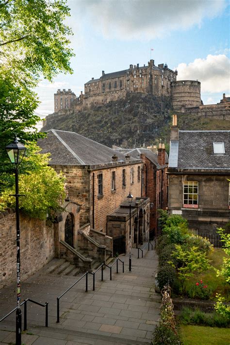 10 BREATHTAKING Scottish Castles You Can't Help But Love