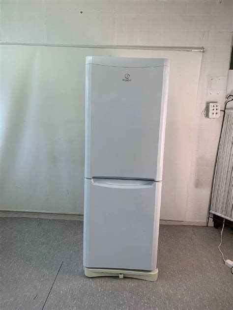 Indesit Kühlschrank mit Gefrierfach L 5115 | Kaufen auf Ricardo