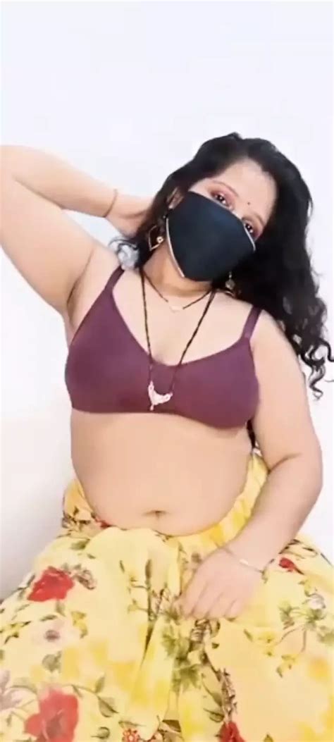 Desi Indian Aunty Ki Jawani Kya Mast Figure And Dirty Talks Webcam Webcam Porn Xhamster