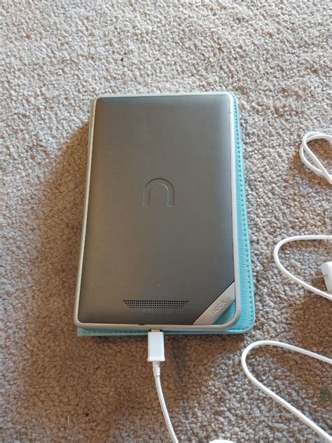 NOOK READER WITH CASE AND CHARGER EstateSales Org