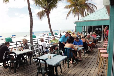 Beach Bars Nightlife In Fort Myers Fort Myers Beach Fort Myers