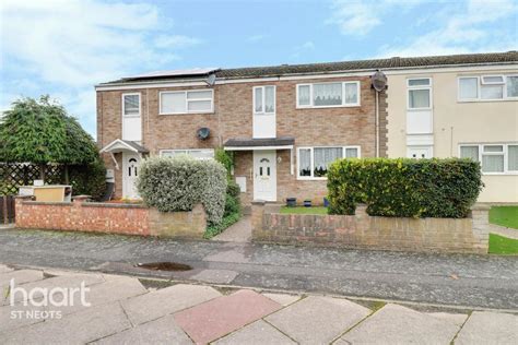 Whitehall Walk St Neots 3 Bed Terraced House £210000