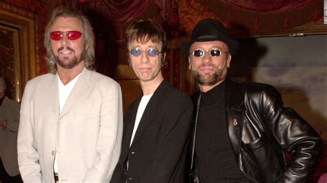 Robin Gibb Member Of The Bee Gees Dies After Battle With Cancer