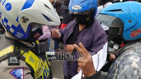 Hari Pertama Penerapan PPKM Darurat Di Surabaya Ini Aturan Masuk Ke