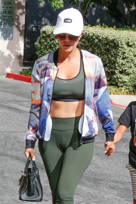 Camel Toe Alert Kourtney Kardashian Exposes All In Tight Spandex