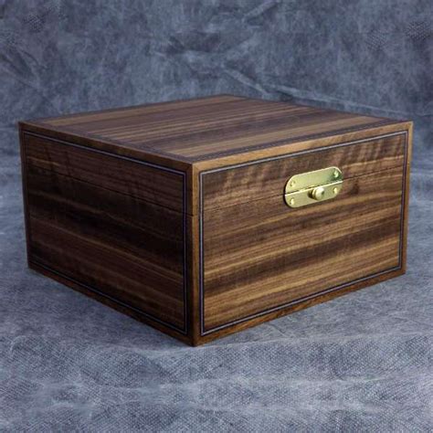 murex walnut  box fineboxmaker