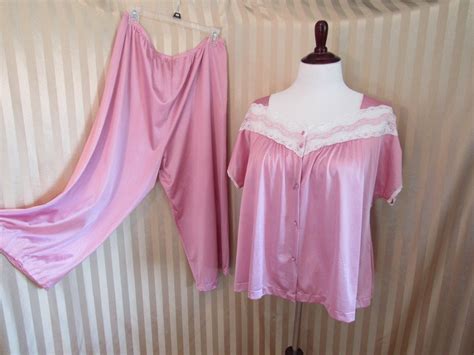 Vintage Pink Vanity Fair 2 Piece Satin Pajama Set Lace Trim