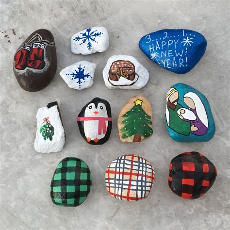 Pin by Kristi Armour on Crafty | Painted rocks, Christmas themes, Rock art