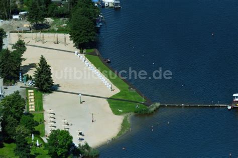 Luftbild Berlin Uferbereiche des Sees Müggelsee am Strandbad an der