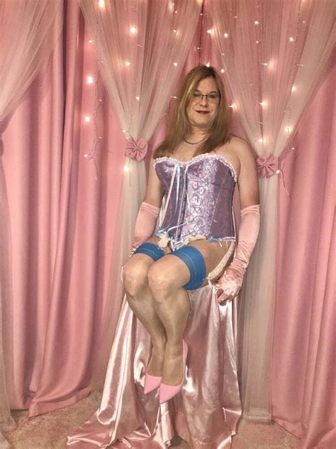 Joanie A Mature TV Wears And Models Her Pink And Blue Corset Photo 13 AShemaletube