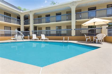 Days Inn by Wyndham Elberton | Elberton, GA Hotels