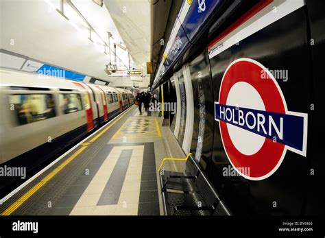 Holborn Underground Tube Station Piccadilly Line Platform London