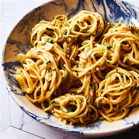 One Pot Spaghetti Aglio E Olio For Lunch Rveganrecipes