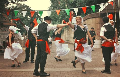 Tradiciones De Creencias Fiestas Costumbres Vestimenta Y Comidas Atelier Yuwaciaojp