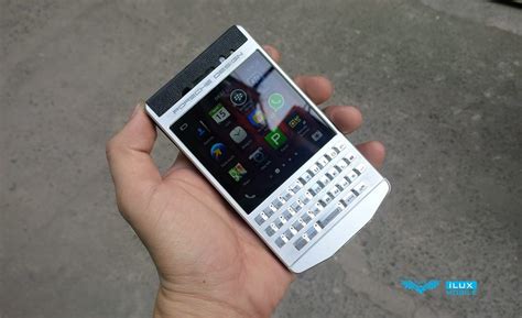 PHOTO Hình ảnh BlackBerry Q10 độ lên Porsche Design P 9983 độc đáo