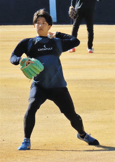 日本ハムのドラ1・細野晴希、軽快な動き披露 当面は「焦らず、けがに気を付けて」