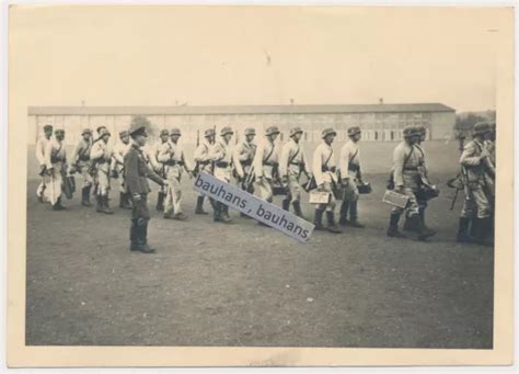 FOTO SOLDATEN WEHRMACHT im Drillich Ausrüstung Equipment Details