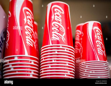 Stack Of Coca Cola Fizzy Drink Paper Cups Stock Photo Alamy