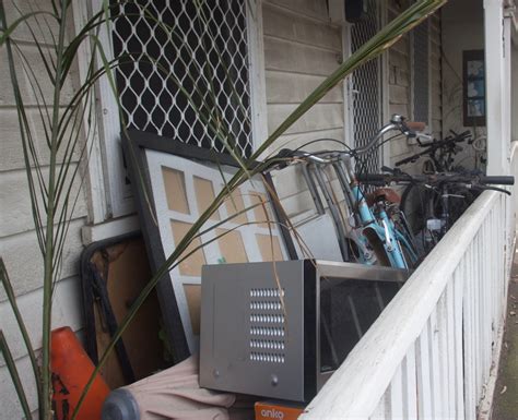 Muere Anciano En España Tras Ser Aplastado Por La Basura Que Guardaba