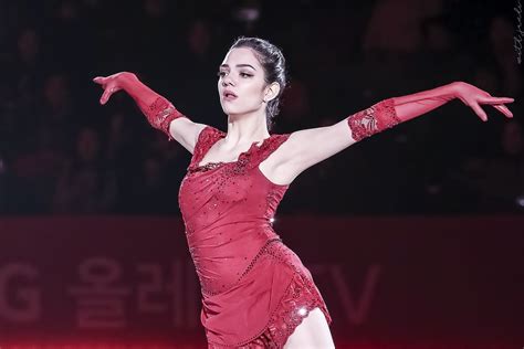 Evgenia Medvedeva Million Red Roses 🌹 Skating Outfits Ice Skating Outfit Russian Figure Skater