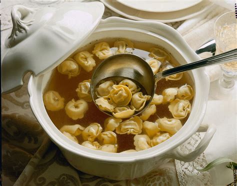 Ricetta Tortellini Di Carne In Brodo Donna Moderna