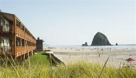 11 Best Beach Resorts In The USA [2025] | With Photos