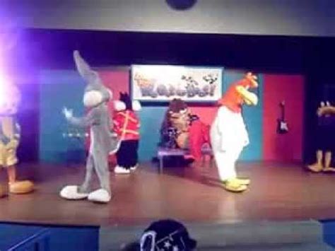 Looney Tunes We Got The Beat At Six Flags America Youtube