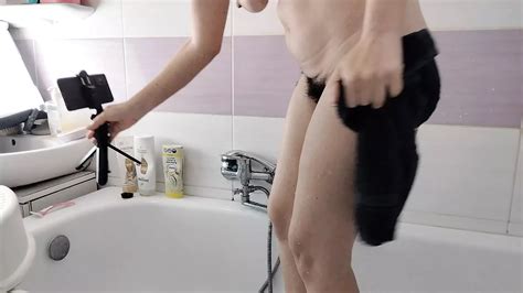 Une Femme Amateur Sexy Rase Sa Chatte Poilue Chatte Poilue Latina